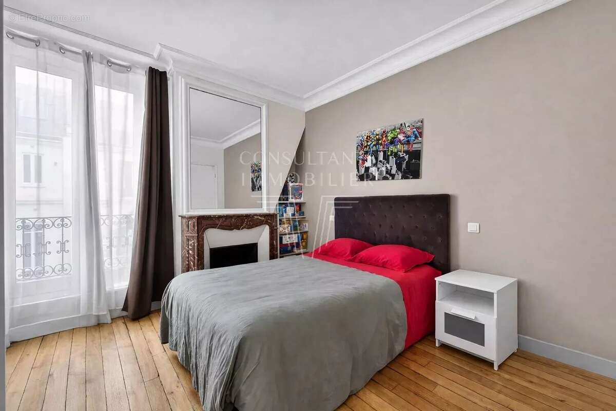 Appartement à PARIS-17E