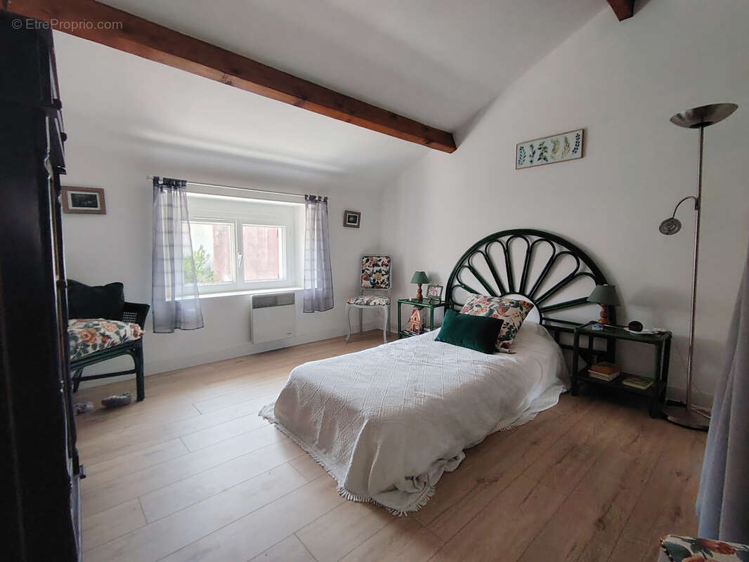 Longere 15min nord de sens, 5 chambres, 1344m2 terrain clos, grange et cave - photo 9