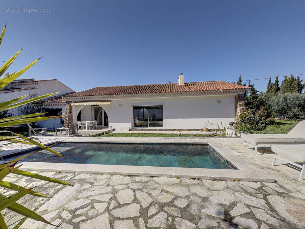 Maison à SIX-FOURS-LES-PLAGES