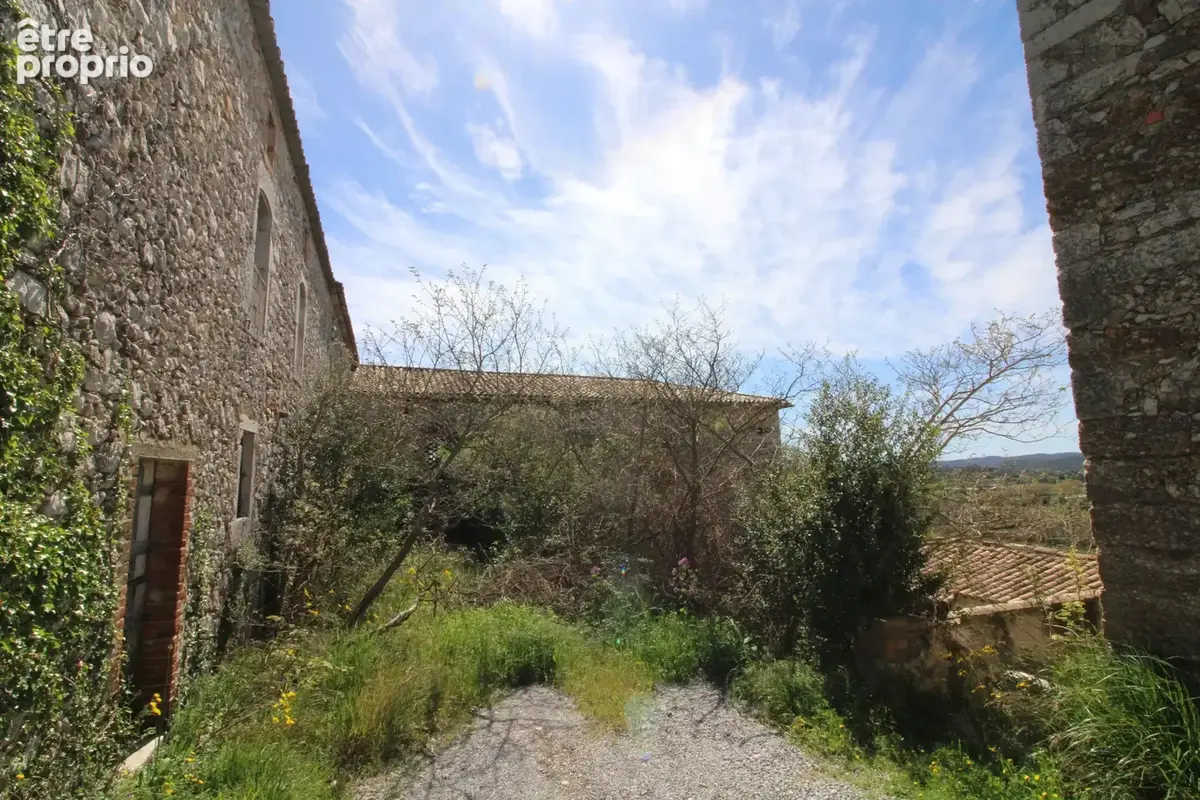 Mas de 2500 m2 sur 26 hectares. - photo 17