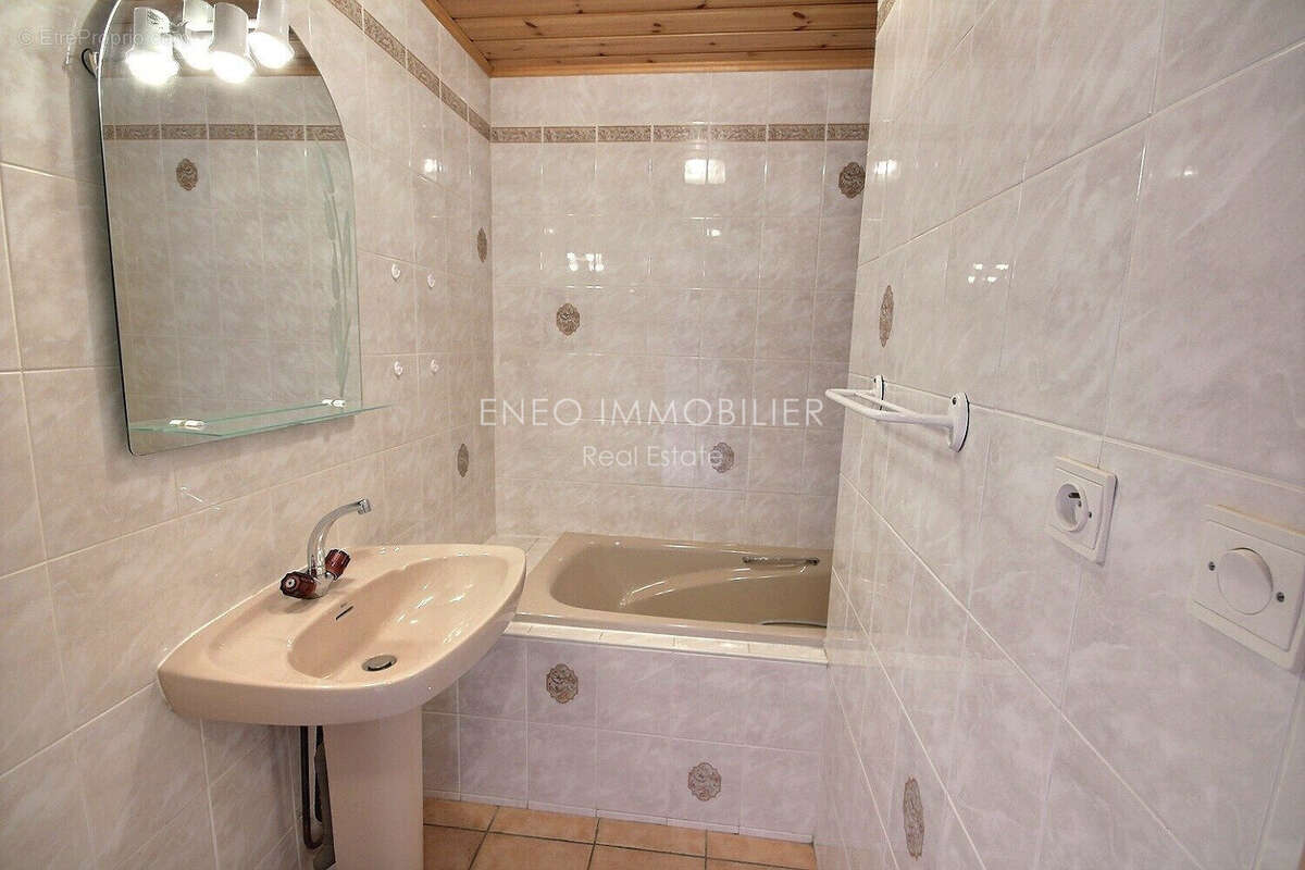 Maison 132 m² à Les Chapelles  - photo 8