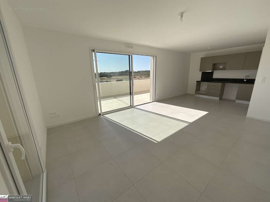 Appartement à SAUVIAN