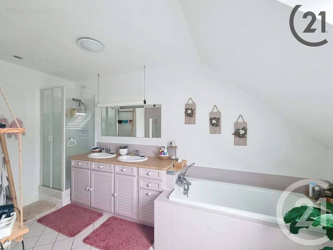 Maison à BRIE-COMTE-ROBERT