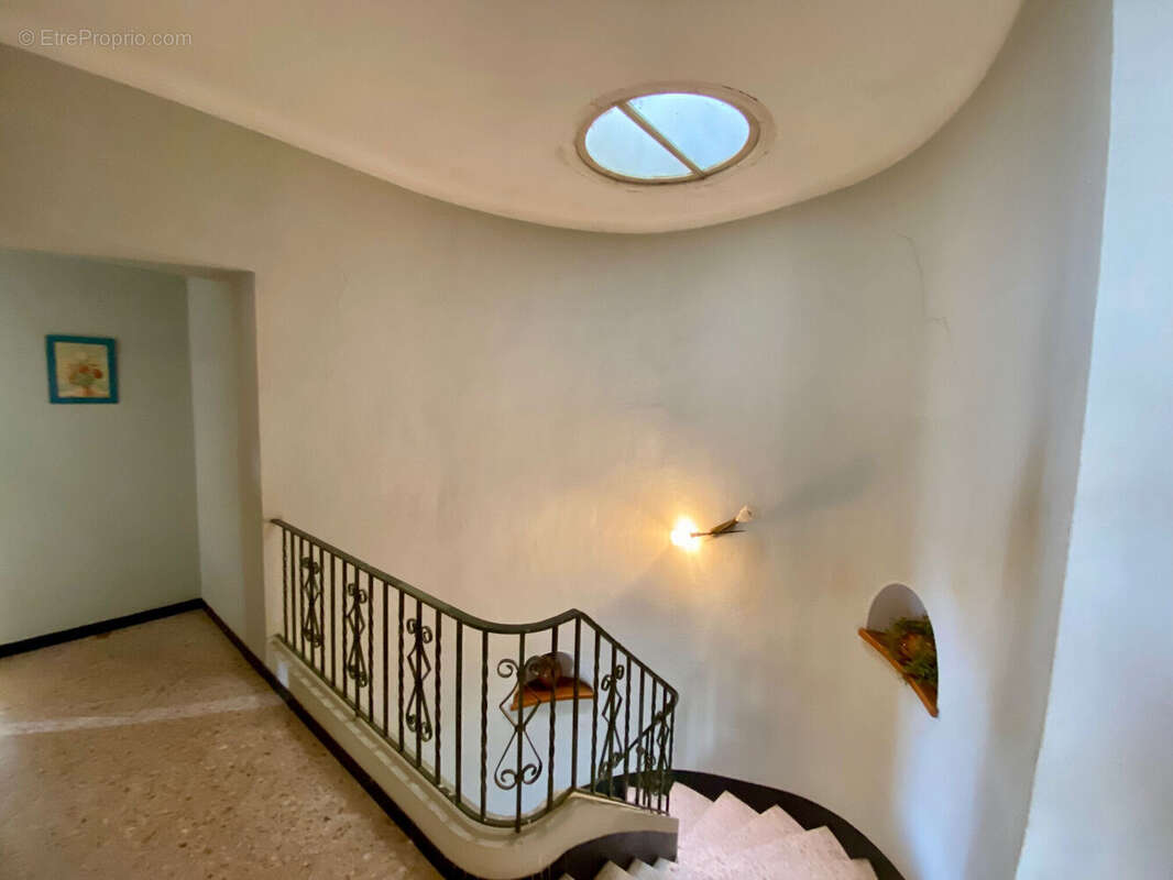 Maison 219 m² à Claira  - photo 3