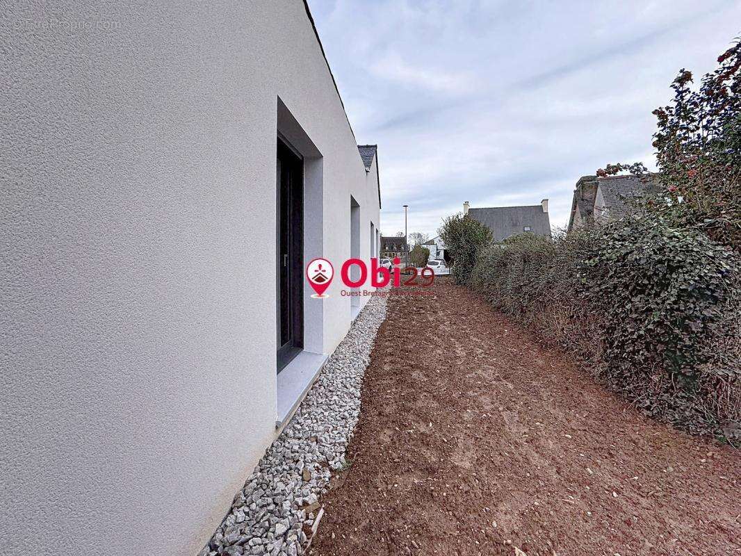 Maison à CAST