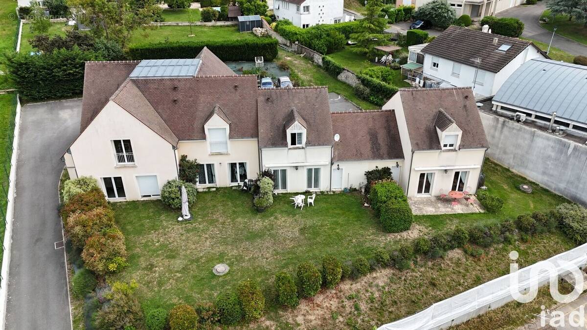 Appartement 440 m² à Guitrancourt  - photo 1