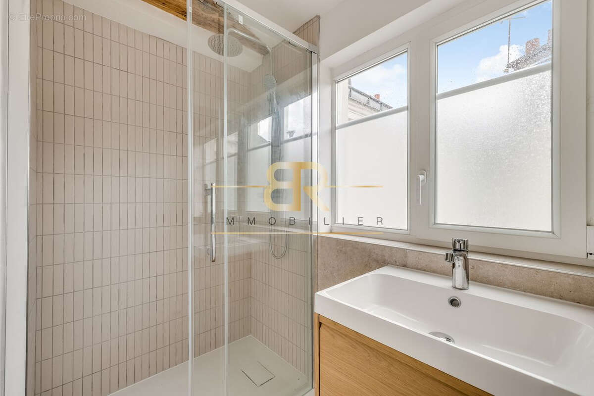 Appartement à PARIS-9E