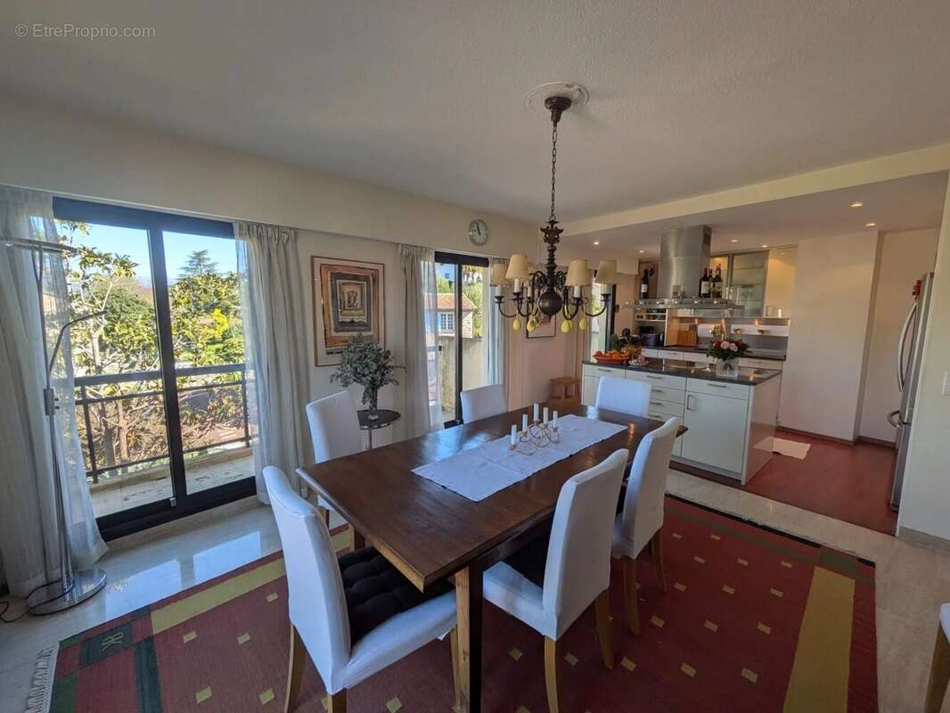 Appartement à MOUGINS