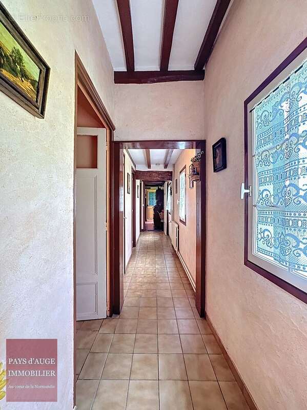 Maison à SAINT-PIERRE-SUR-DIVES