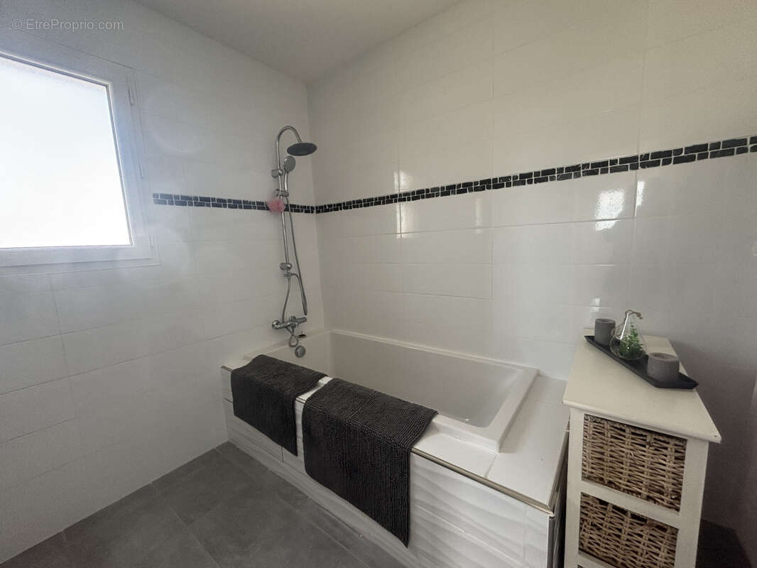 Maison à BELLEGARDE