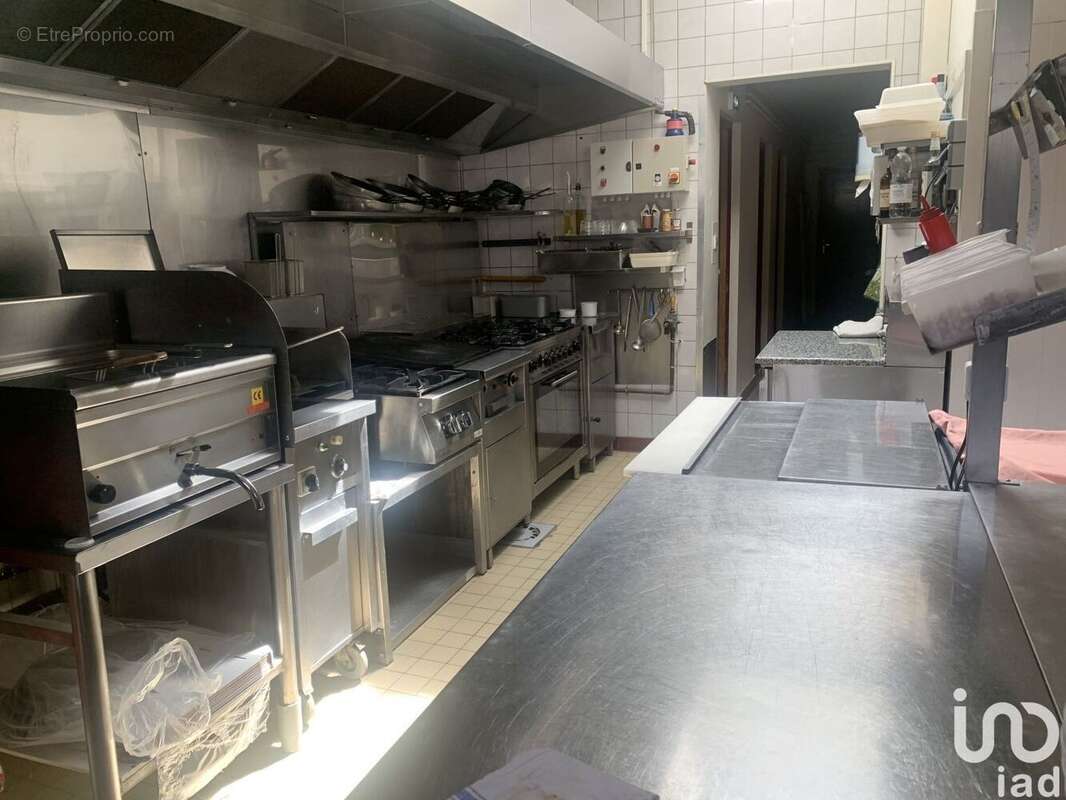 Photo 3 - Commerce à SAINT-DENIS-DE-L'HOTEL