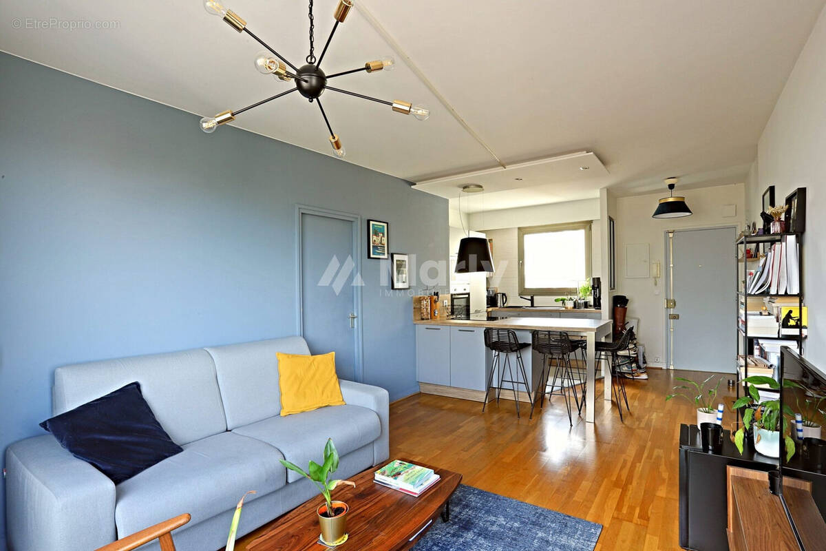 Appartement à PARIS-17E