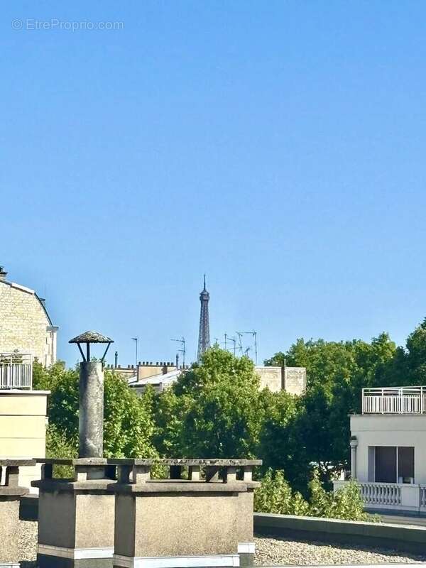 Appartement à NEUILLY-SUR-SEINE