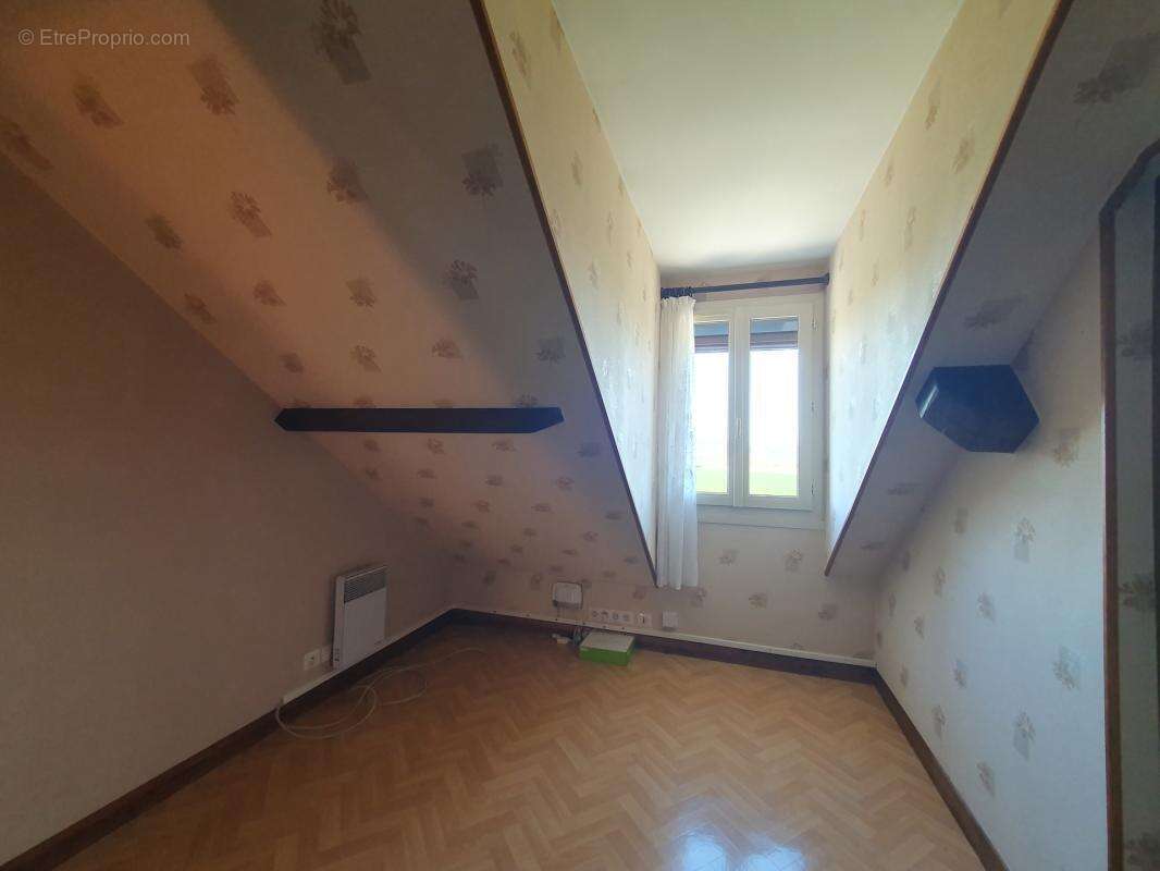 Maison à VILLEMANOCHE