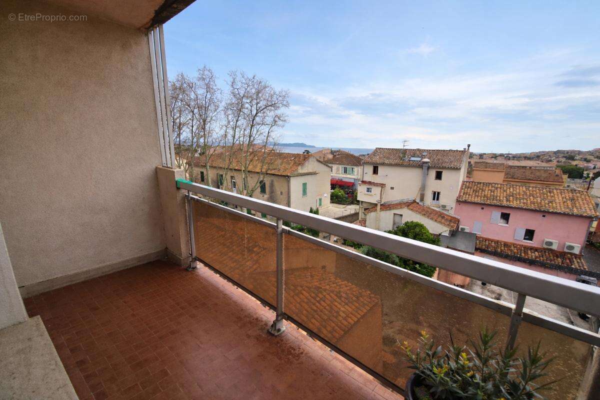 Appartement à CARQUEIRANNE