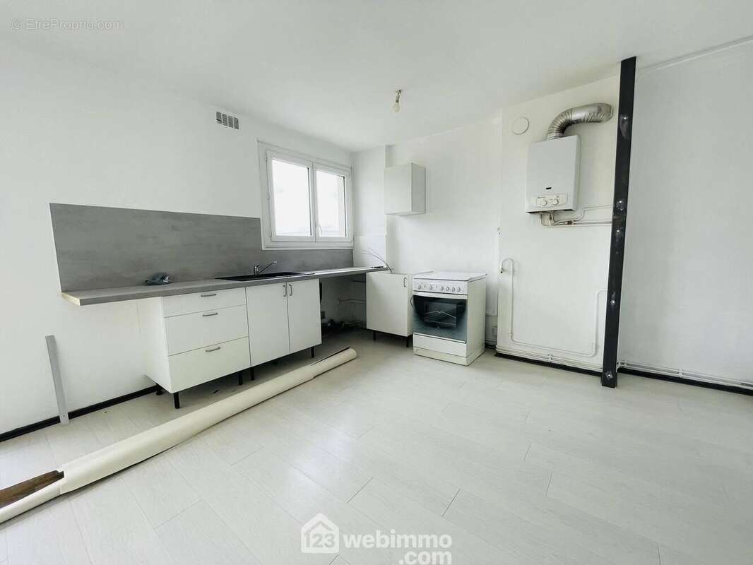 La cuisine aménagée - Appartement à LAON