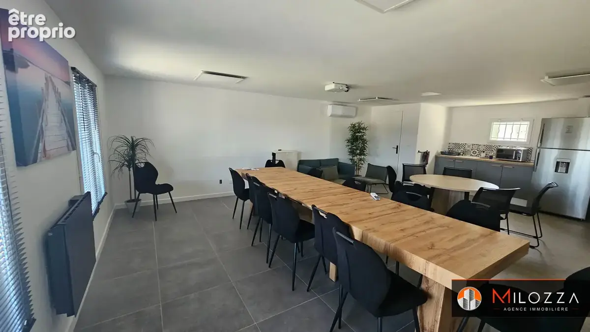 Local d'activité 284 m² - Saint-Quentin-Fallavier - entrepôt et bureaux - photo 5