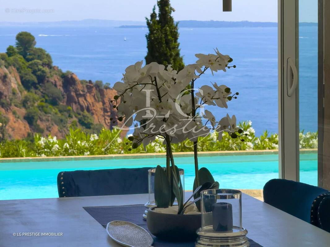 Élégante villa avec vue sur la mer à Théoule-sur-Mer - photo 5