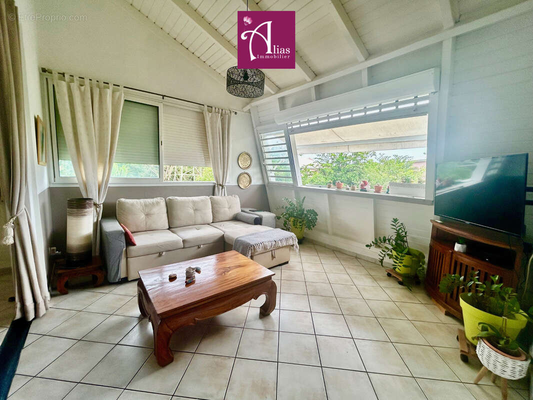 Appartement à BAIE-MAHAULT