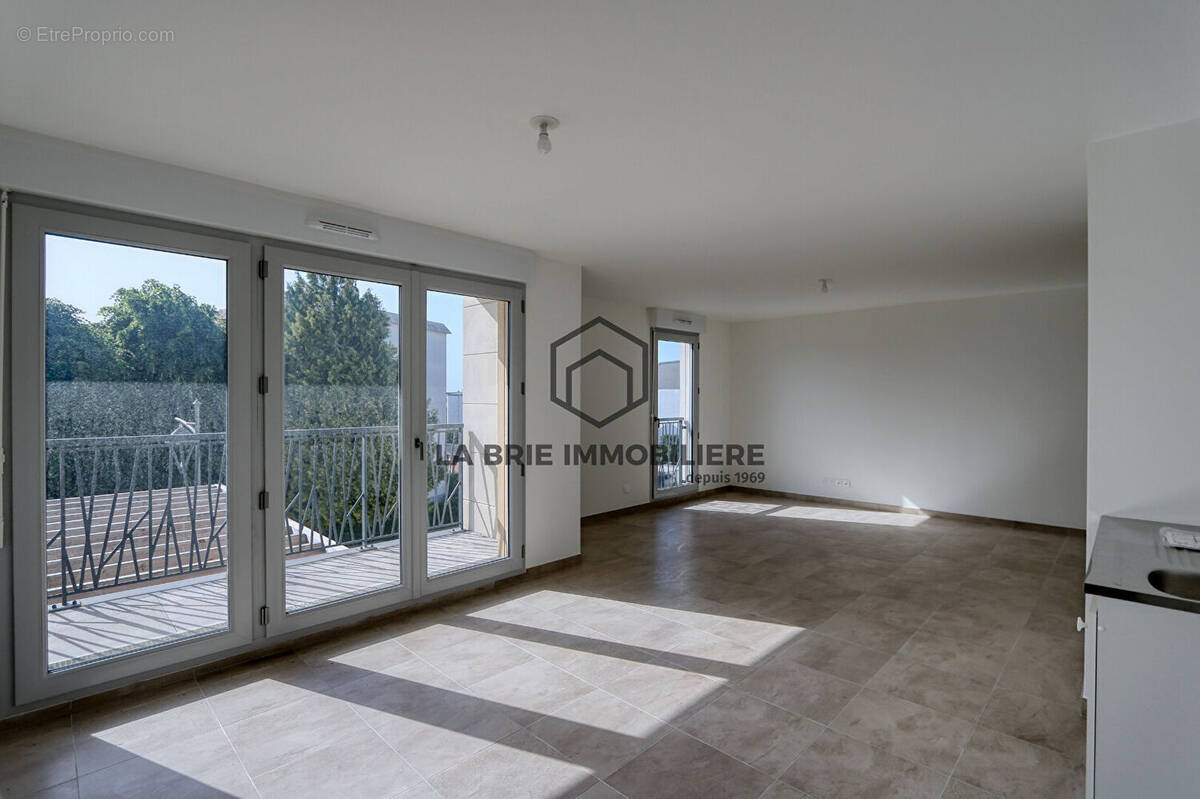 Appartement à CHENNEVIERES-SUR-MARNE
