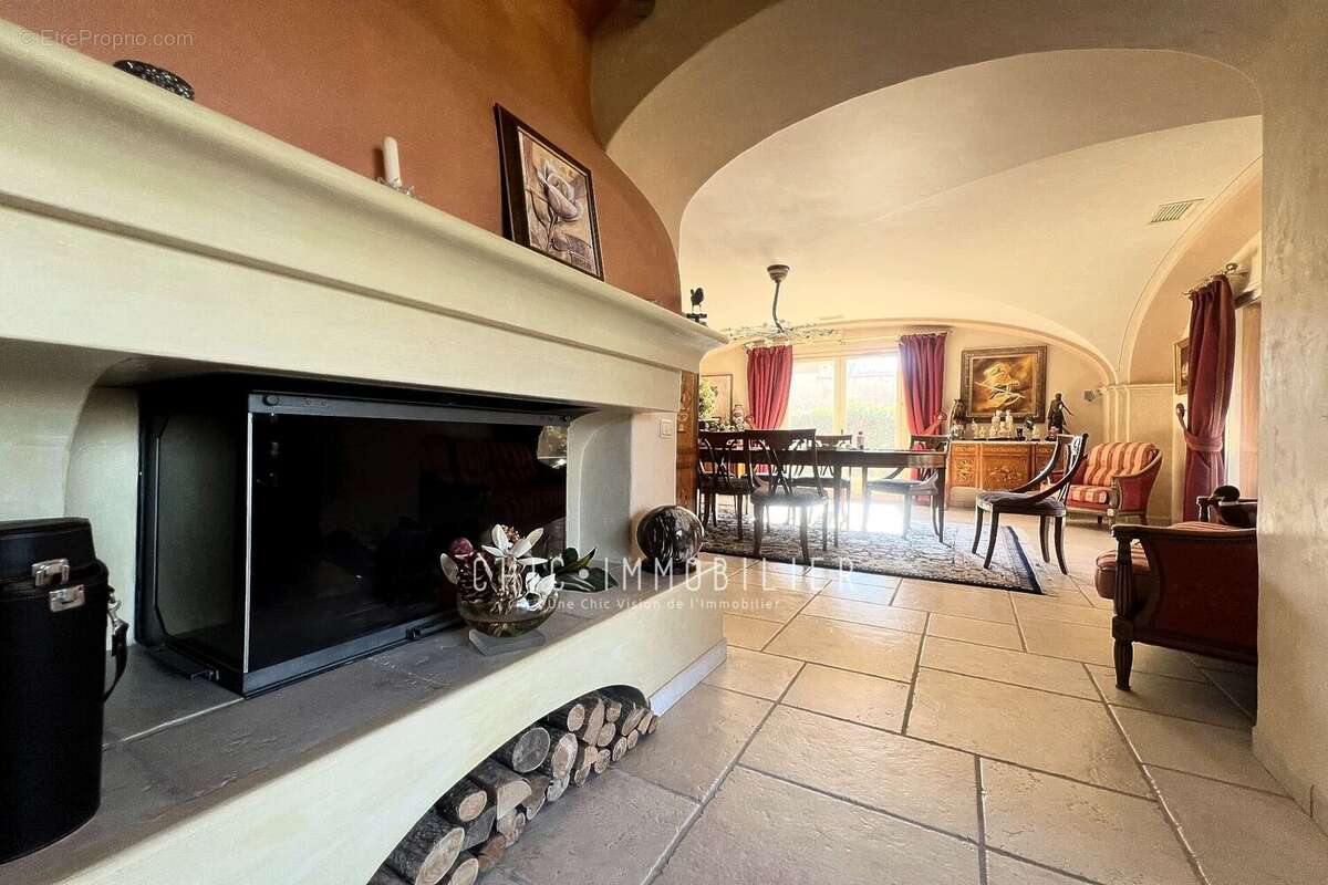 Maison à SAINT-CYPRIEN