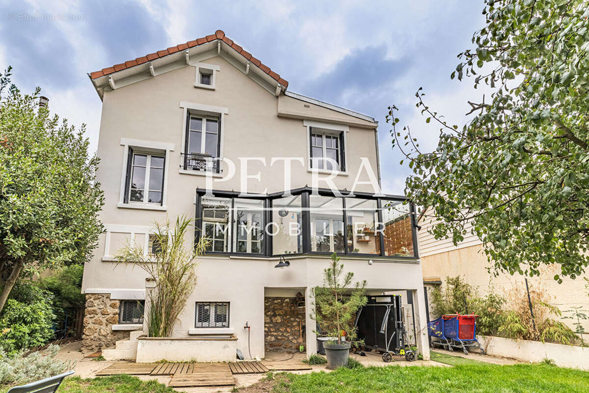 Maison à L&#039;HAY-LES-ROSES