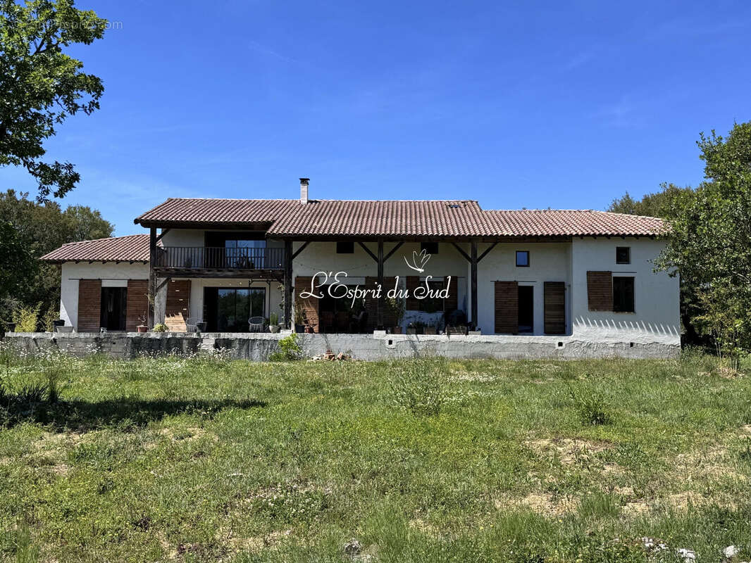 Maison 340 m² à Saint-Antonin-Noble-Val  - photo 4