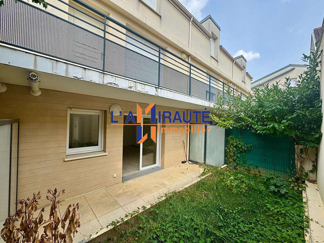 Appartement à LE MESNIL-LE-ROI