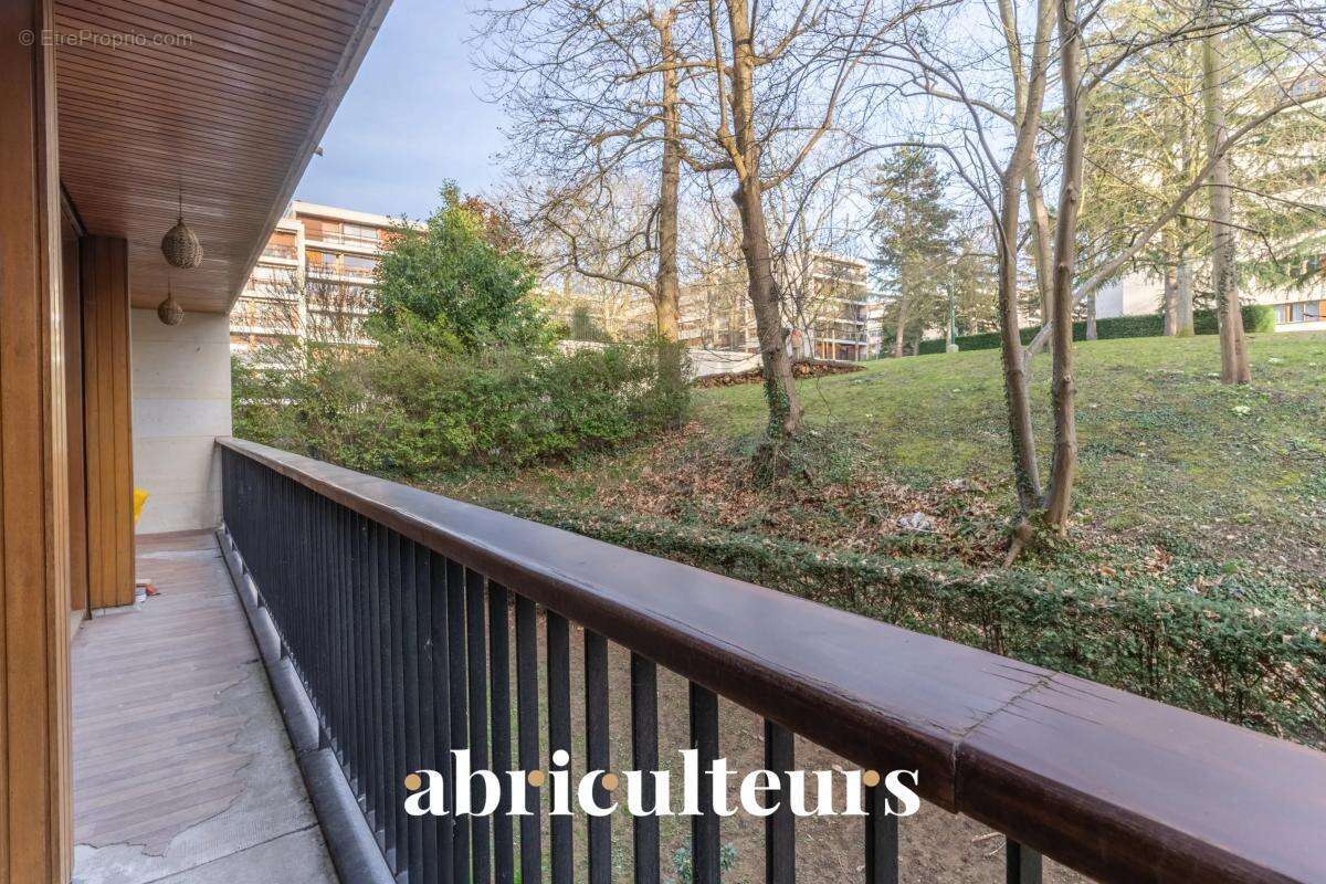 Appartement à LA CELLE-SAINT-CLOUD