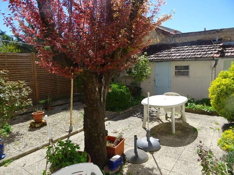 Maison à vendre 5 pièces ANGOULEME (16) - photo 2