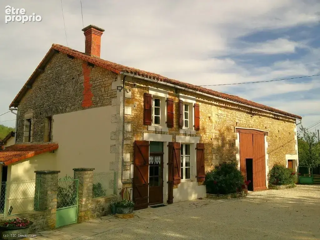 Exclusif ! Charmante Maison En Pierre Avec Une Vue Superbe! - photo 2