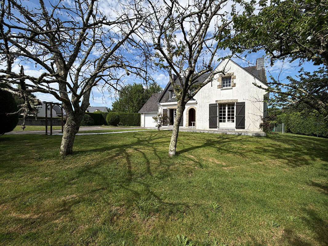 Maison à PLOUGOUMELEN
