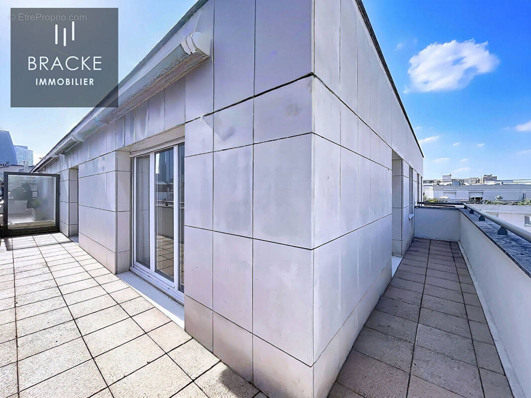 Appartement à COURBEVOIE