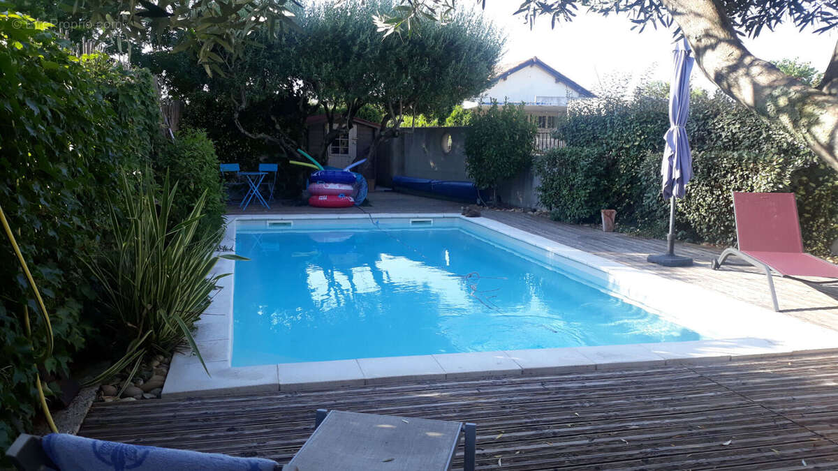 Propriété  coeur de village avec  3 habitations à Les Mages 10 pièce(s) 295 m2 sur 1263m² de terrain avec piscine - photo 3