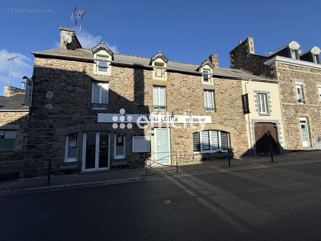 Commerce à MATIGNON