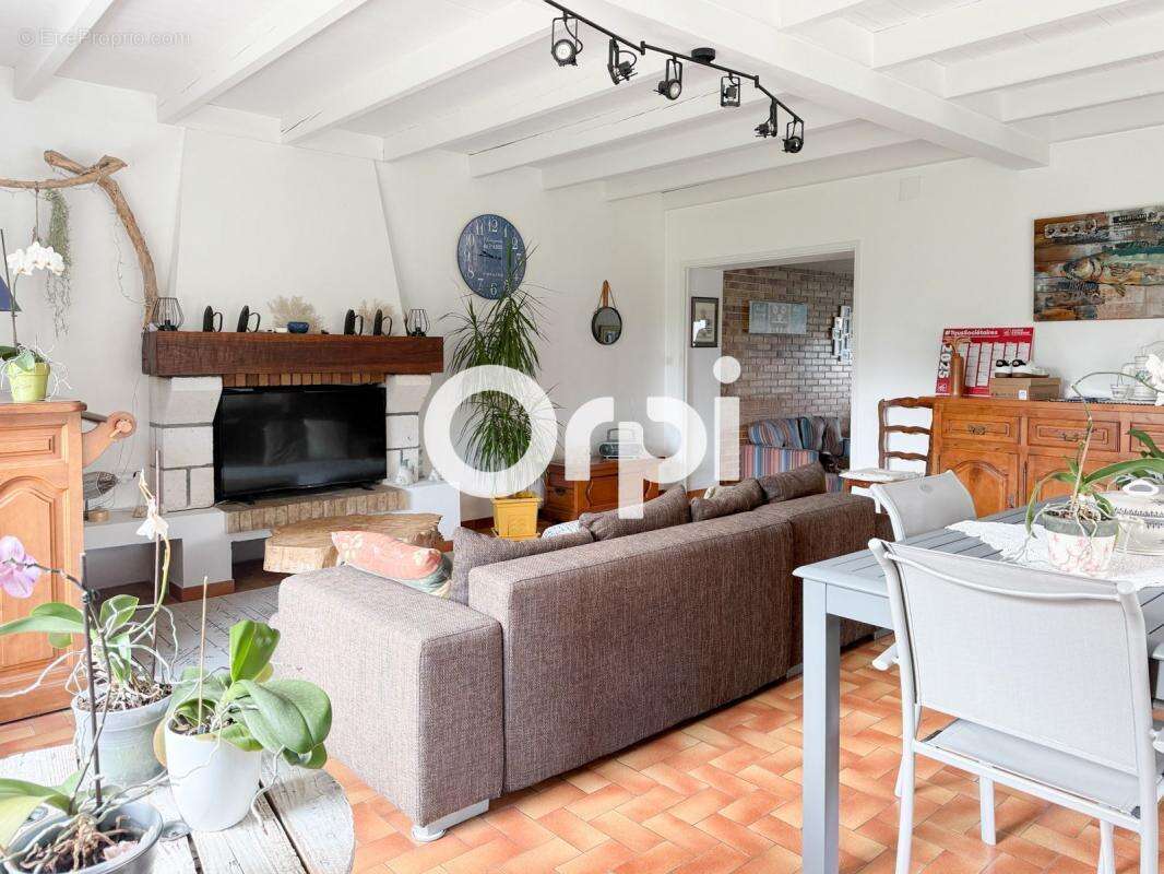 Maison à SAINTE-SOULLE