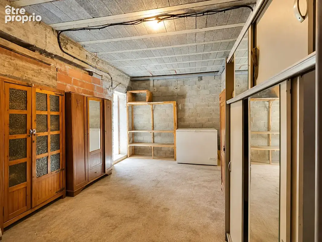 Gémenos - t2 avec extérieur, 72 m² de dépendances et 2 garages - viager occupé - photo 7