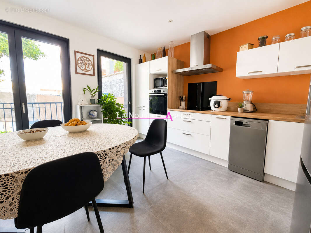 Grand appartement en rez de chaussee avec jardinet - photo 3