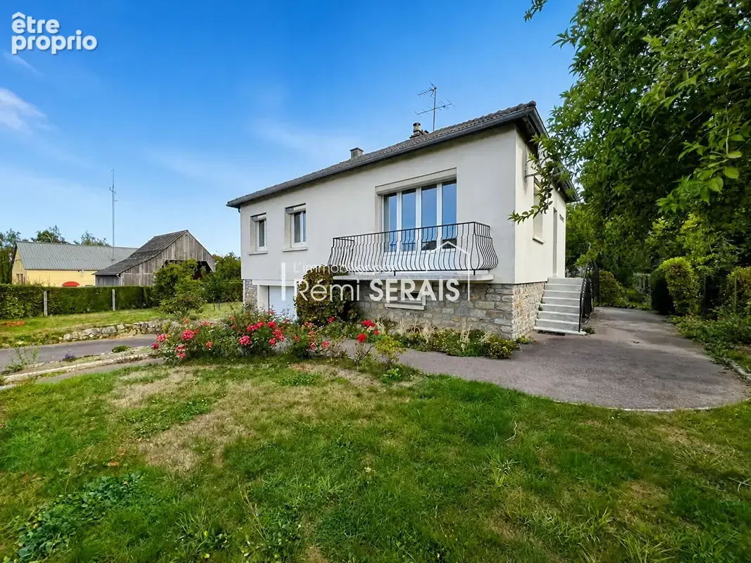 BRIOUZE  - Maison individuelle à rénover avec grand jardin, à deux pas du centre - photo 3