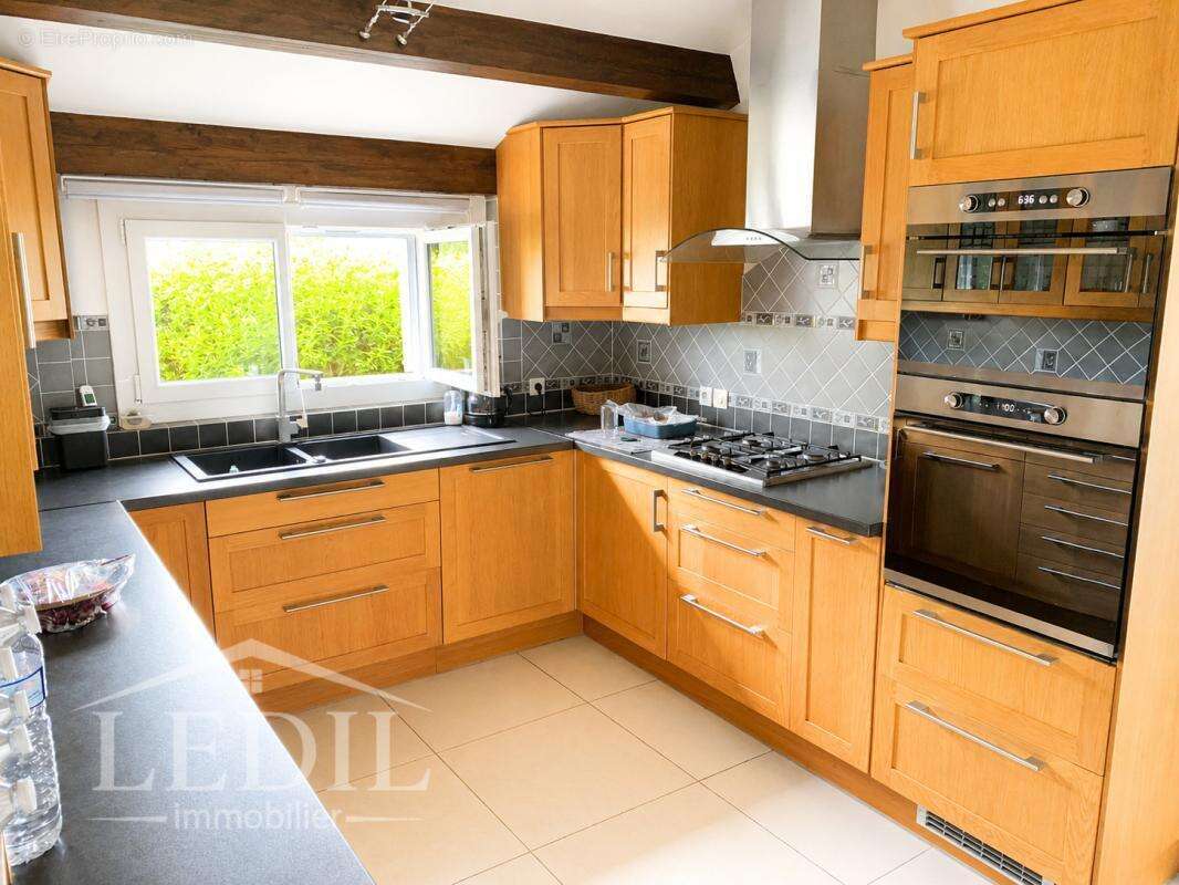Maison 3 chambres avec piscine et jardin arboré - photo 9