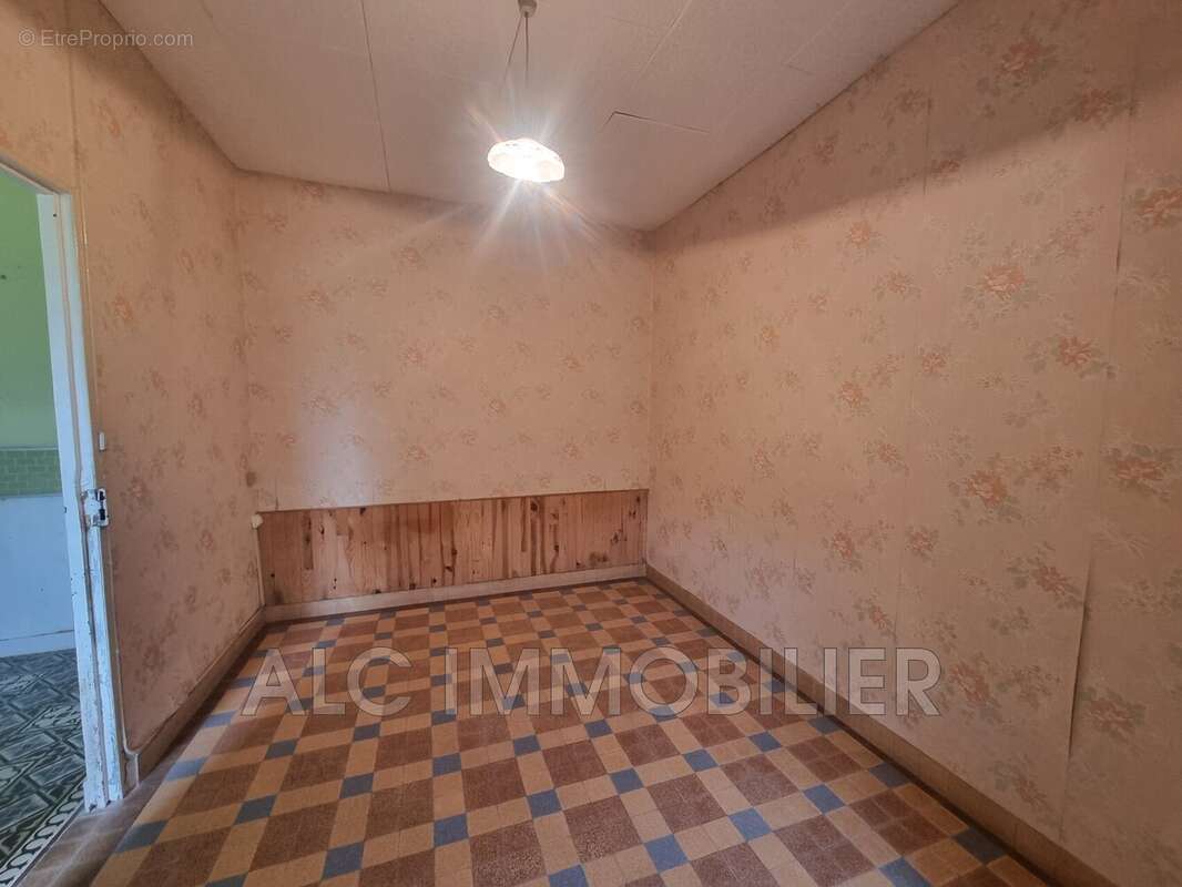 Maison à LE MELE-SUR-SARTHE