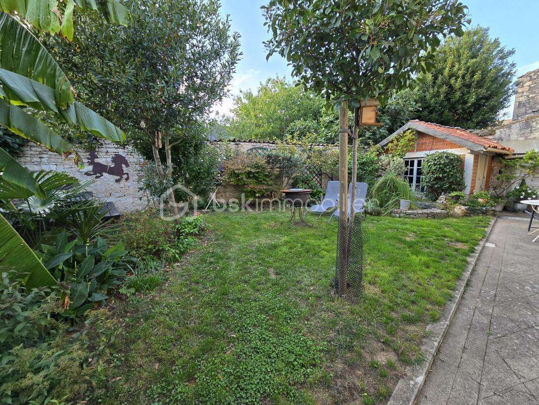 Maison à CELLES-SUR-BELLE