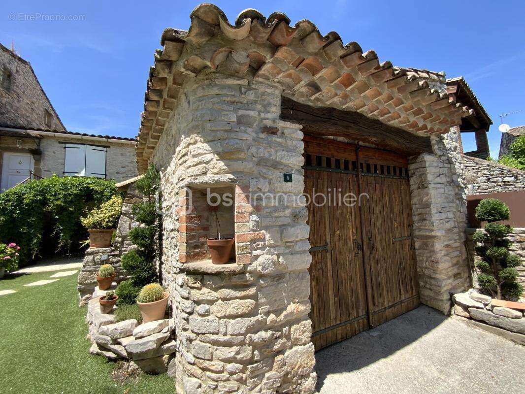 Propriété de caractère aux portes d’Uzès - photo 2