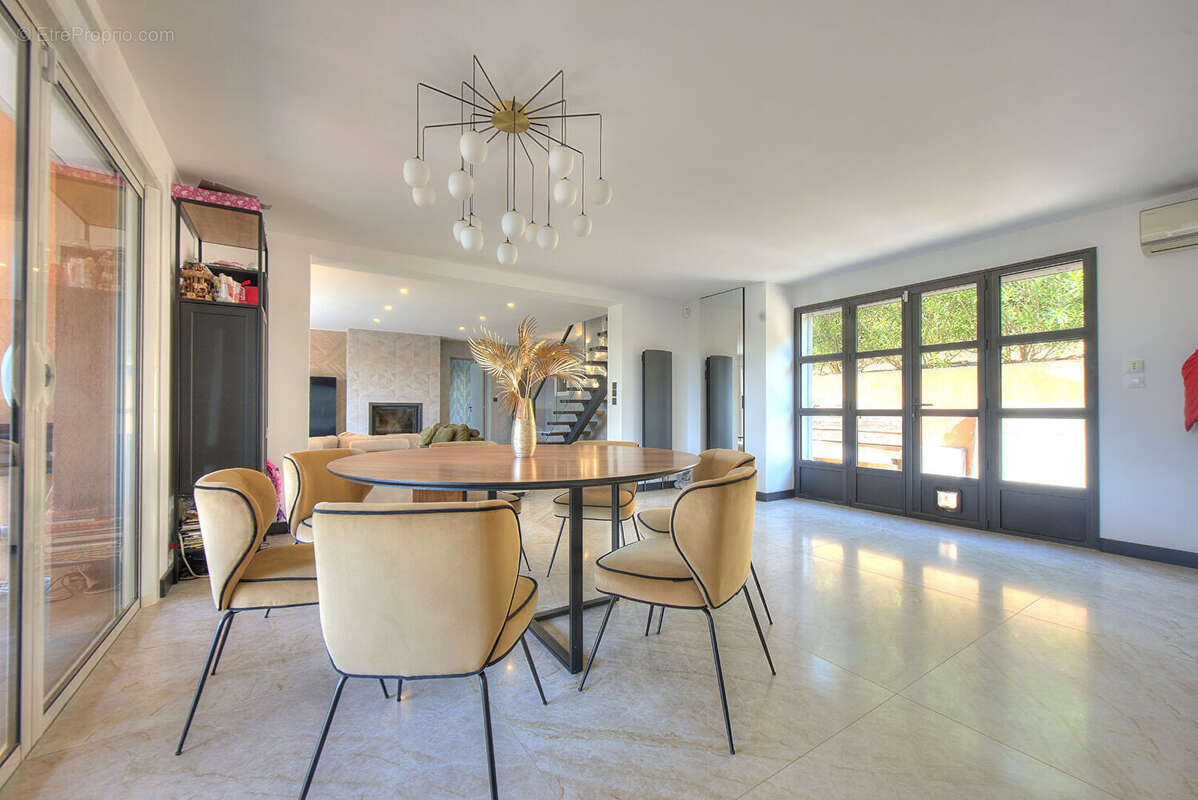 Maison à FREJUS