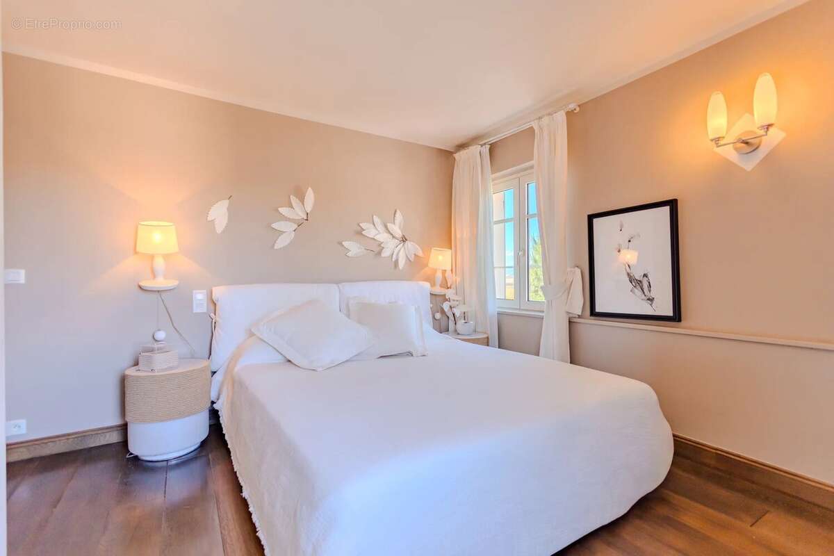 Appartement à SAINT-TROPEZ