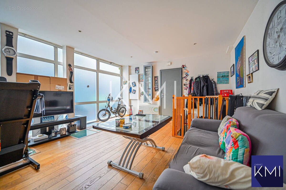 Appartement à PARIS-11E