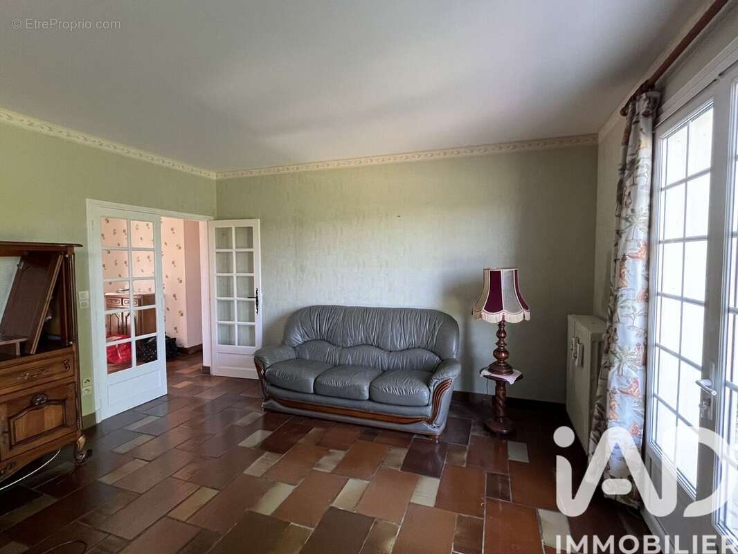 Maison 120 m² à Bethines  - photo 4