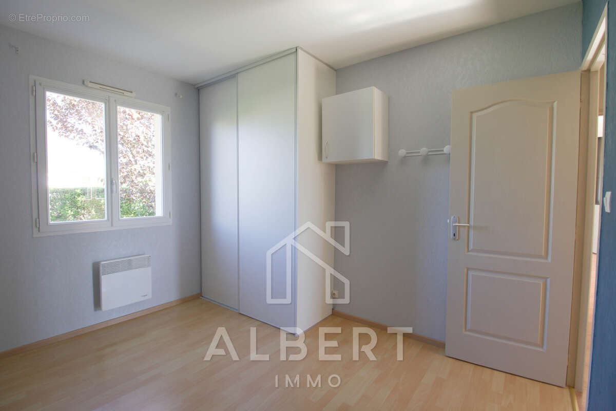 Maison à LONGUE-JUMELLES