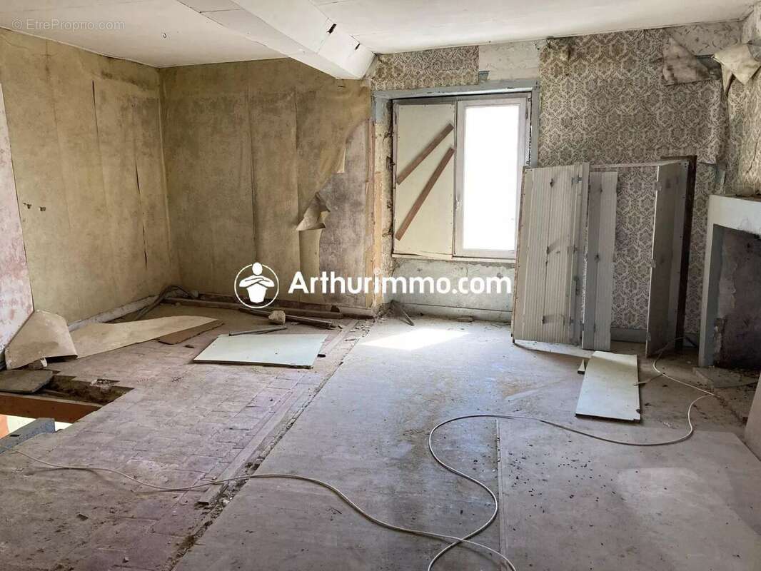 Maison à VILLAINES-LA-JUHEL