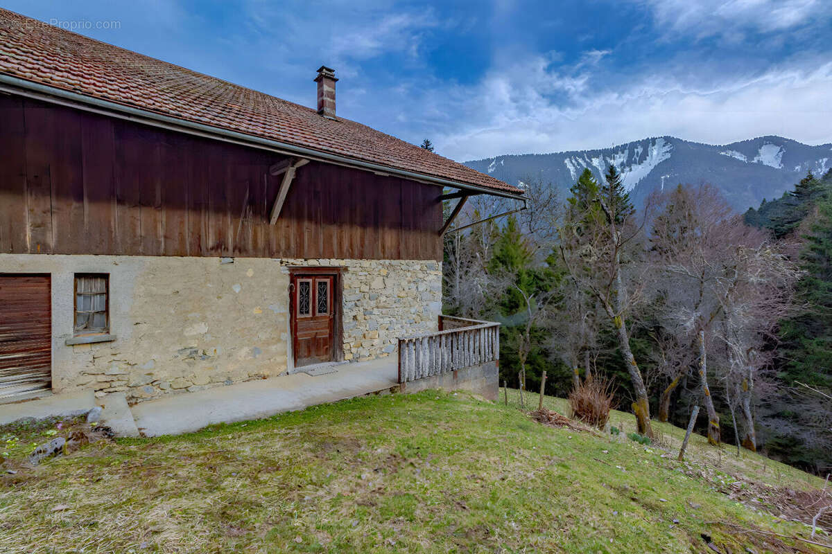 Maison à SEYTROUX